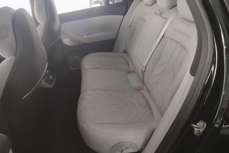 Used Nio ES6 2025 75 kWh Left Rear Seat