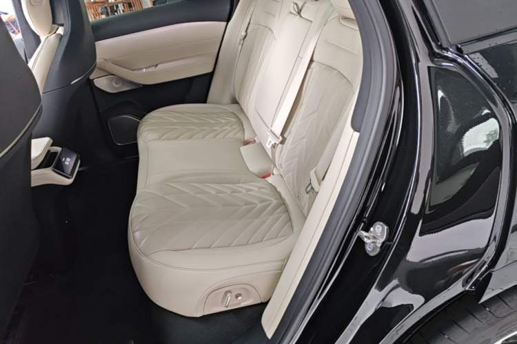 Used Nio ES6 2025 75 kWh Left Rear Seat