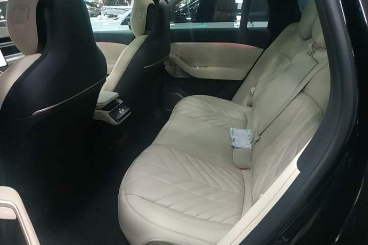 Used Nio ES6 2025 75 kWh Left Rear Seat