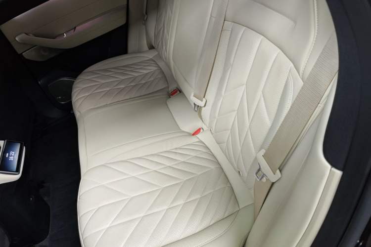 Used Nio ES6 2025 75 kWh Left Rear Seat
