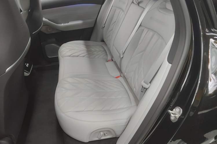 Used Nio ES6 2025 75 kWh Left Rear Seat