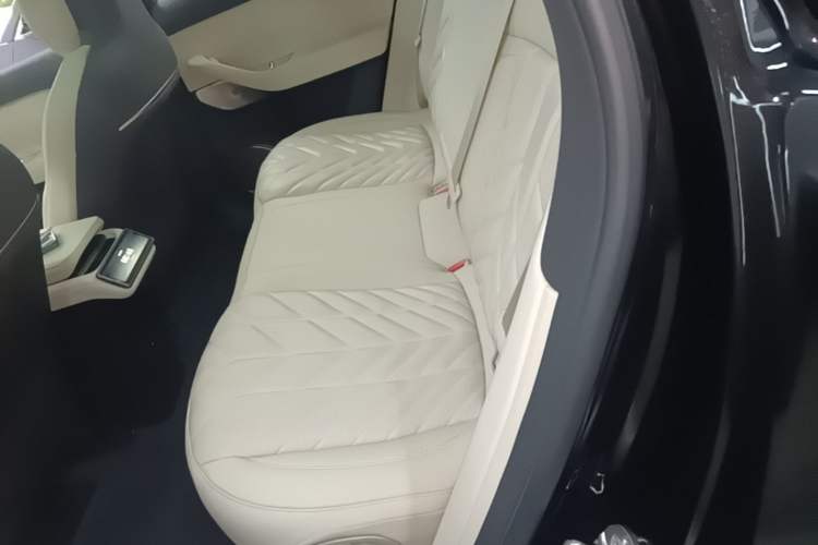Used Nio ES6 2025 75 kWh Left Rear Seat