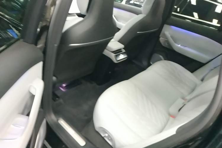 Used Nio ES6 2025 75 kWh Left Rear Seat