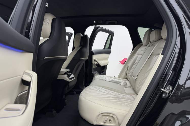 Used Nio ES6 2025 75 kWh Left Rear Seat