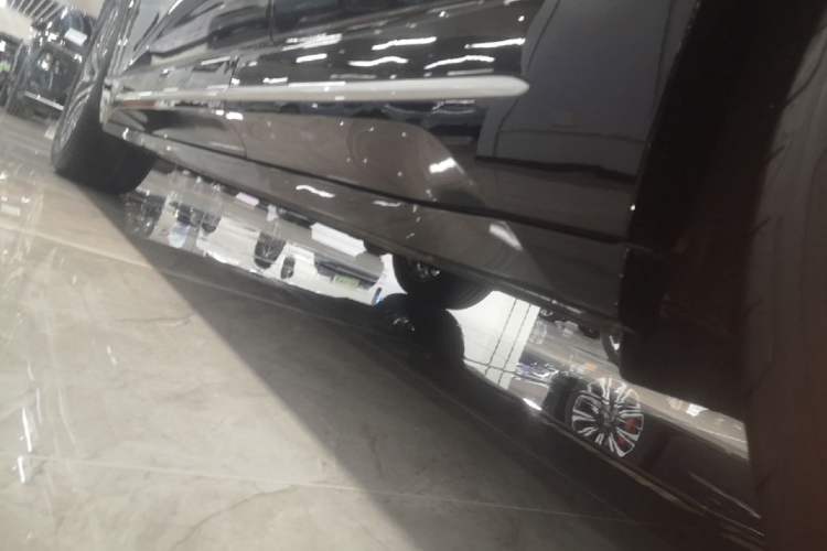 Used Nio ES6 2025 75 kWh Left Side Sill