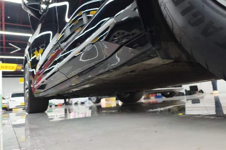 Used Nio ES6 2025 75 kWh Left Side Sill