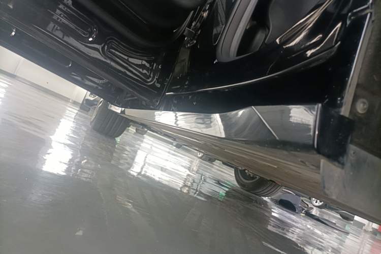 Used Nio ES6 2025 75 kWh Left Side Sill