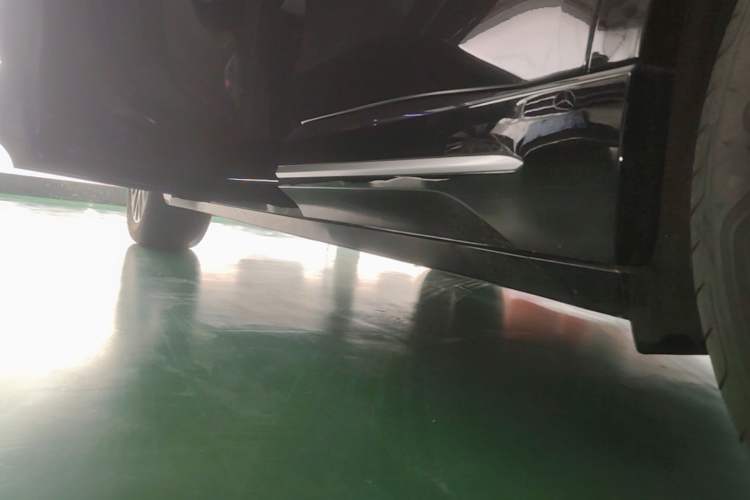 Used Nio ES6 2025 75 kWh Left Side Sill
