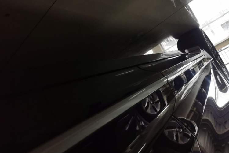 Used Nio ES6 2025 75 kWh Left Side Sill
