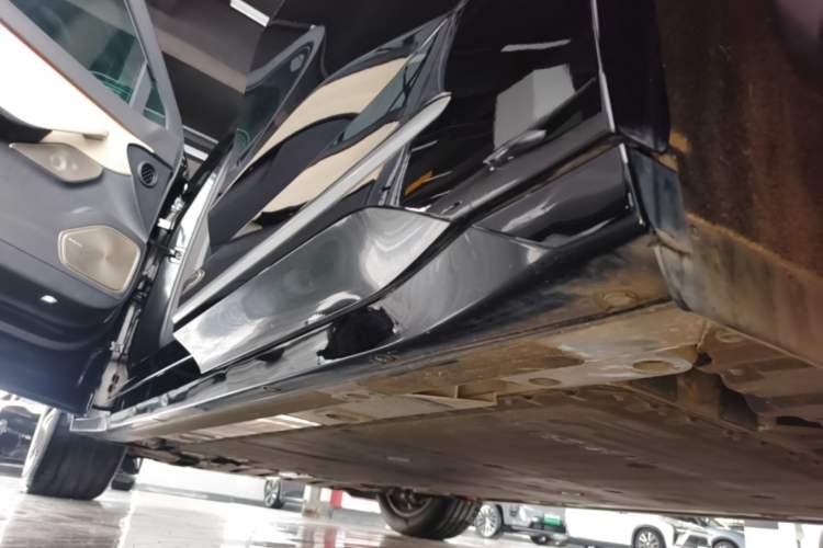 Used Nio ES6 2025 75 kWh Left Side Sill