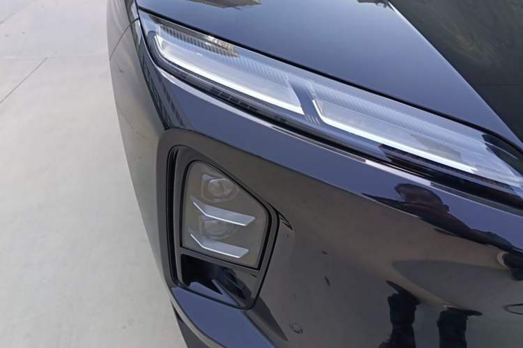 Used Nio ES6 2025 75 kWh Right Front Headlight