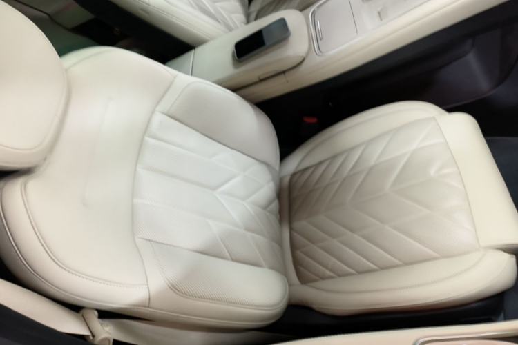 Used Nio ES6 2025 75 kWh Right Front Seat