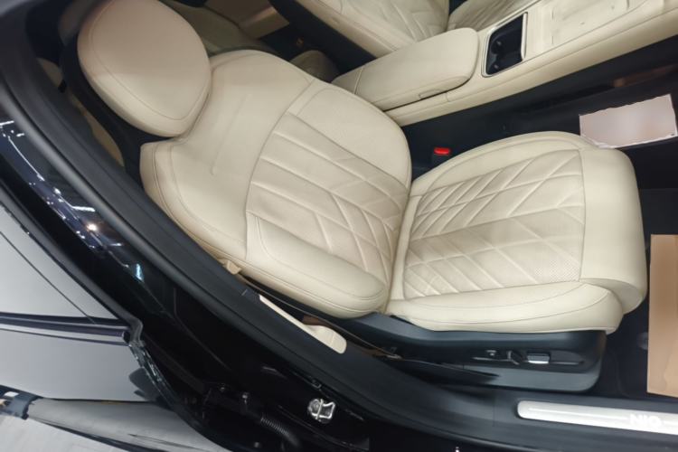 Used Nio ES6 2025 75 kWh Right Front Seat