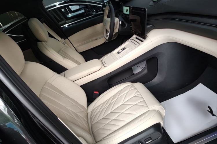 Used Nio ES6 2025 75 kWh Right Front Seat