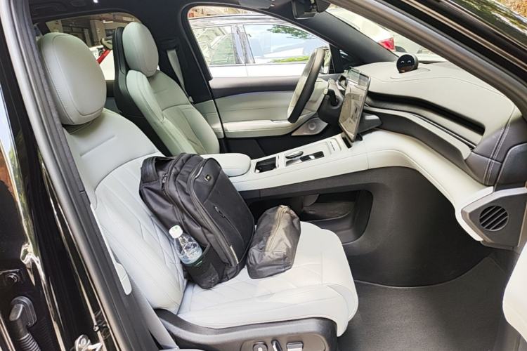 Used Nio ES6 2025 75 kWh Right Front Seat