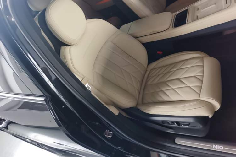Used Nio ES6 2025 75 kWh Right Front Seat