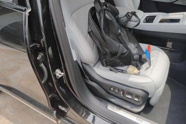 Used Nio ES6 2025 75 kWh Right Front Seat