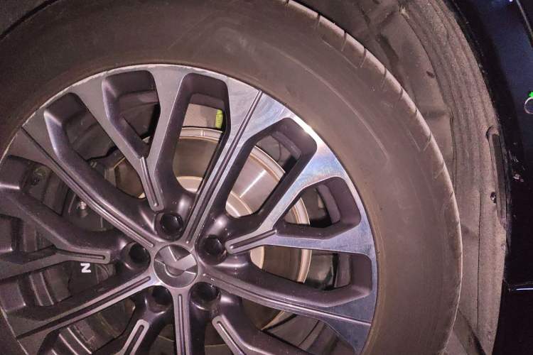 Used Nio ES6 2025 75 kWh Right Front Wheel Hub