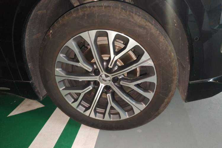 Used Nio ES6 2025 75 kWh Right Front Wheel Hub