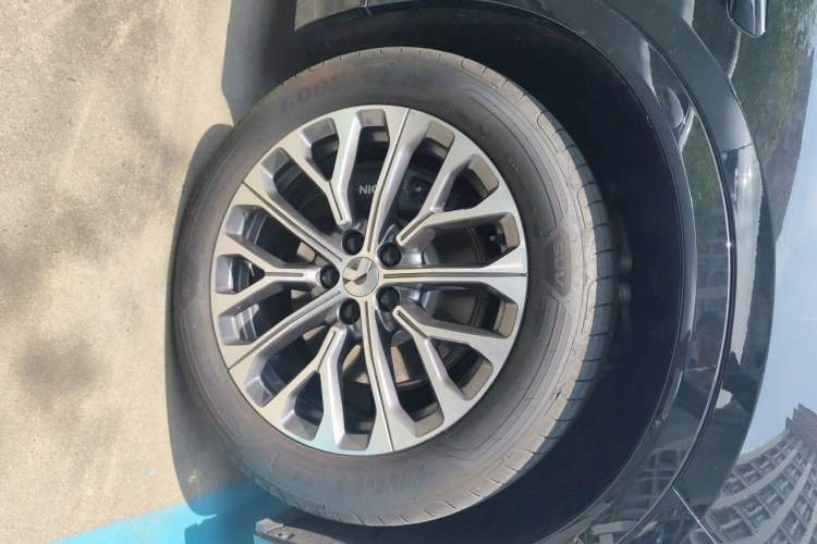 Used Nio ES6 2025 75 kWh Right Front Wheel Hub