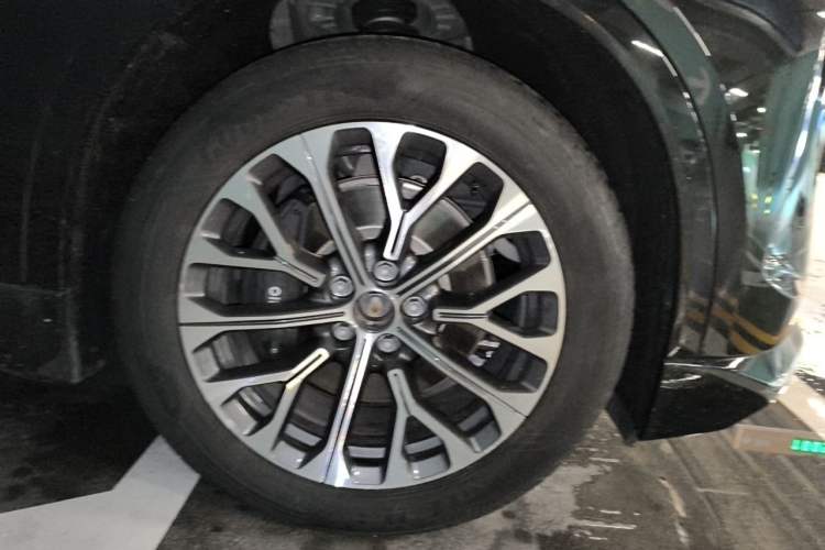 Used Nio ES6 2025 75 kWh Right Front Wheel Hub