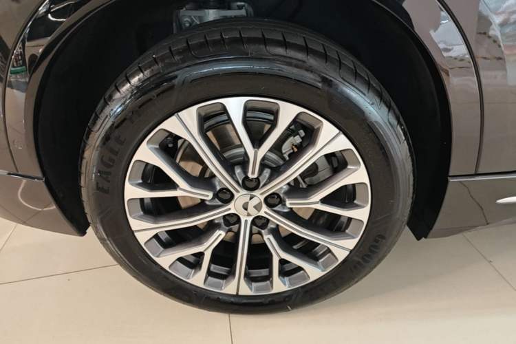 Used Nio ES6 2025 75 kWh Right Rear Wheel Hub