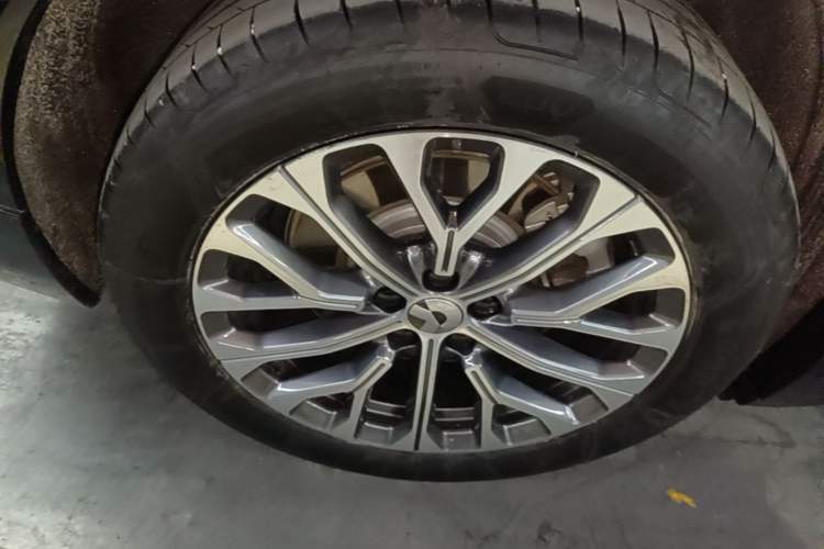 Used Nio ES6 2025 75 kWh Right Rear Wheel Hub