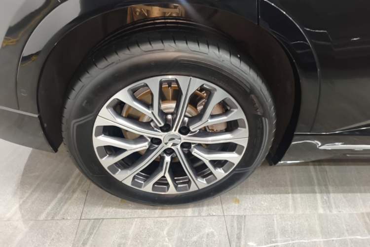 Used Nio ES6 2025 75 kWh Right Rear Wheel Hub