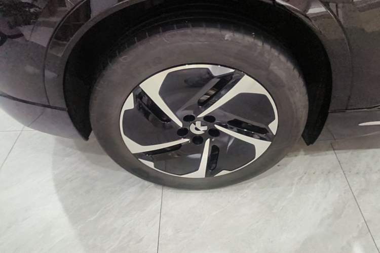 Used Nio ES6 2025 75 kWh Right Rear Wheel Hub