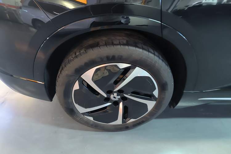 Used Nio ES6 2025 75 kWh Right Rear Wheel Hub