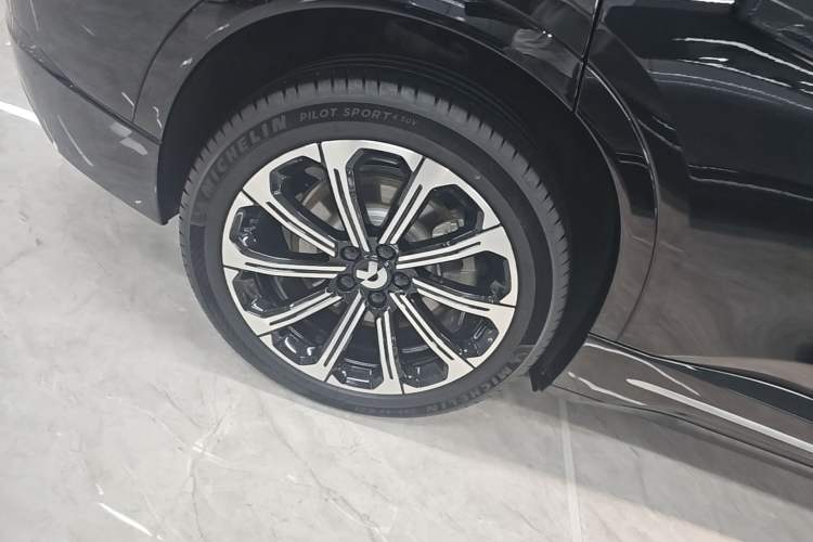 Used Nio ES6 2025 75 kWh Right Rear Wheel Hub