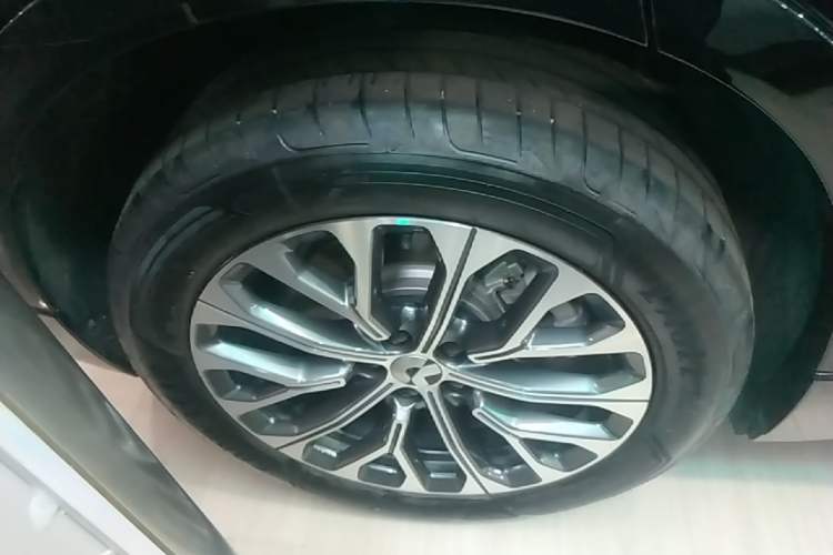 Used Nio ES6 2025 75 kWh Right Rear Wheel Hub