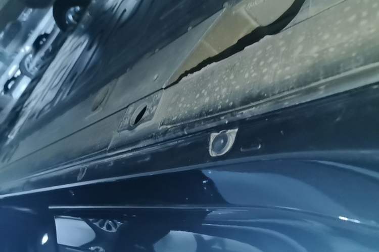 Used Nio ES6 2025 Model 100kWh 300,000th Anniversary Edition Right Side Sill