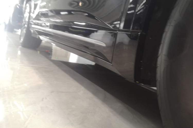 Used Nio ES6 2025 75 kWh Right Side Sill