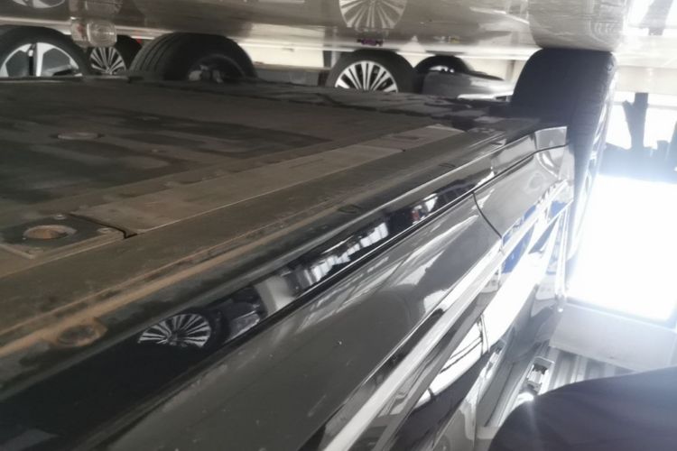 Used Nio ES6 2025 75 kWh Right Side Sill