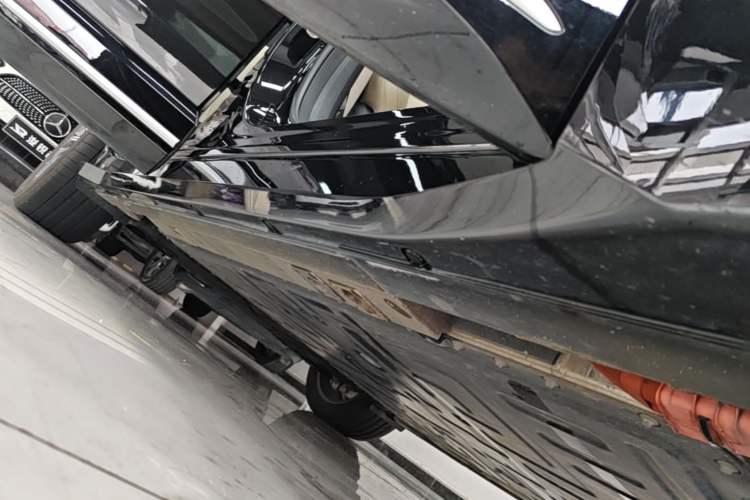 Used Nio ES6 2025 75 kWh Right Side Sill