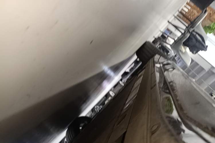Used Nio ES6 2025 75 kWh Right Side Sill