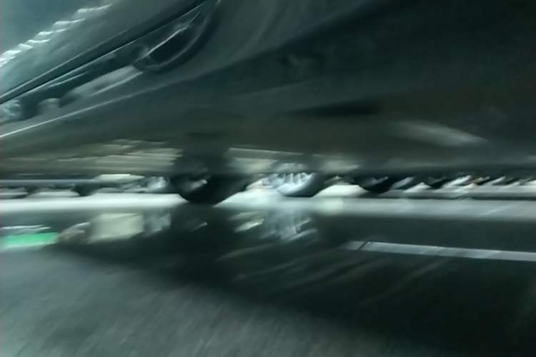 Used Nio ES6 2025 75 kWh Right Side Sill