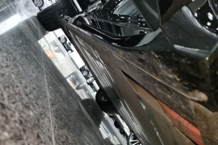 Used Nio ES6 2025 75 kWh Right Side Sill