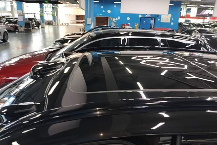 Used Nio ES6 2025 75 kWh Roof