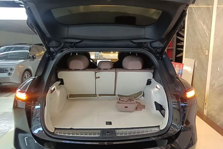 Used Nio ES6 2025 75 kWh Trunk