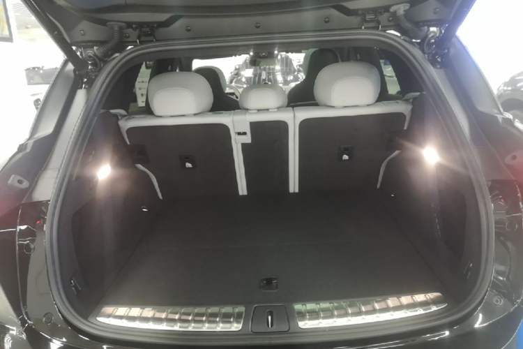 Used Nio ES6 2025 75 kWh Trunk