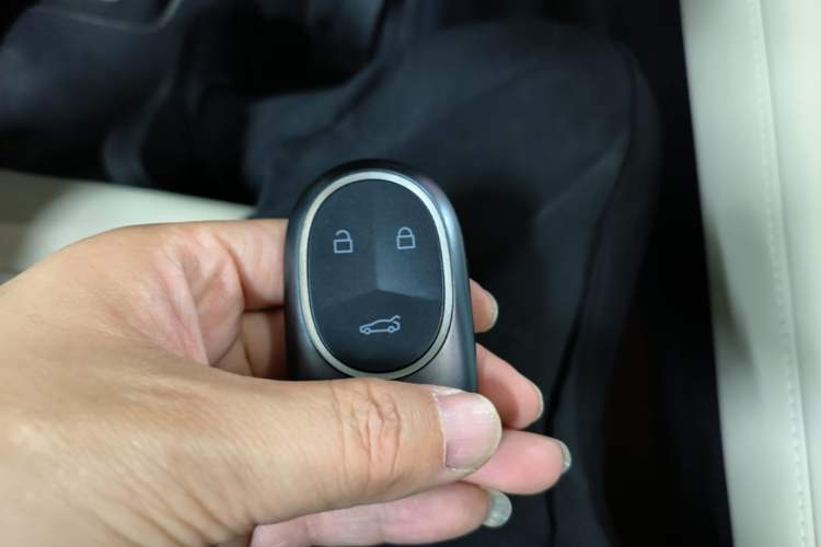Used Nio ES6 2025 75 kWh Vehicle Key