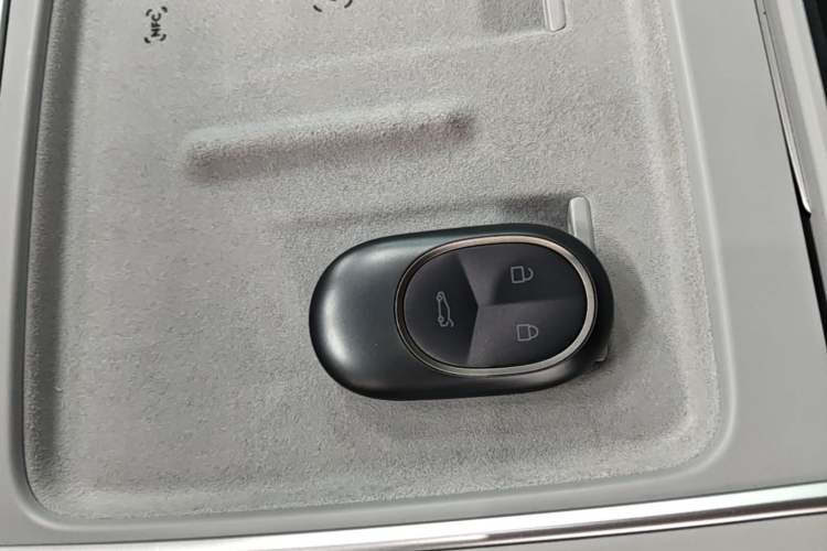 Used Nio ES6 2025 75 kWh Vehicle Key