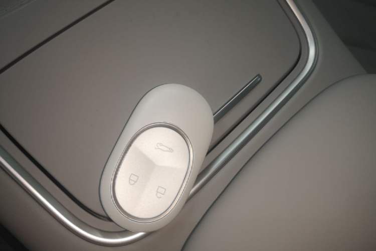 Used Nio ES6 2025 75 kWh Vehicle Key