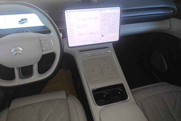 Used Nio ES6 2025 75 kWh Audio And AC Panel