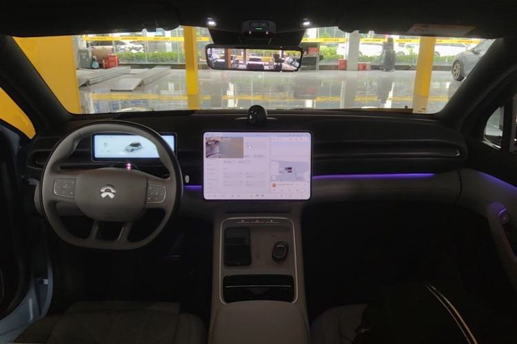 Used Nio ES6 2025 75 kWh Center Console