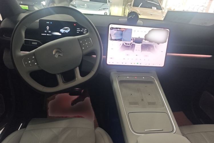Used Nio ES6 2025 75 kWh Center Console