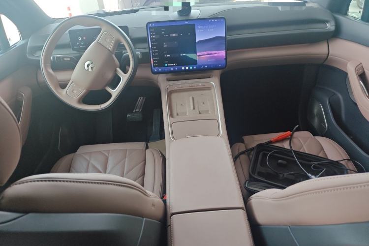 Used Nio ES6 2025 75 kWh Center Console