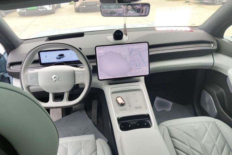 Used Nio ES6 2025 75 kWh Center Console